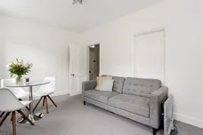 Tyneham Road, London, SW11 photo 3