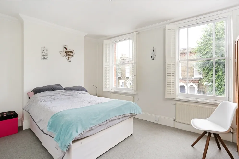 Tyneham Road, London, SW11 photo 13