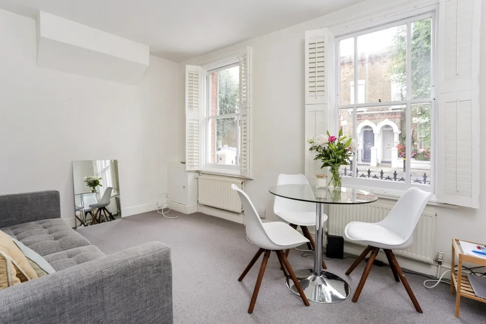 Tyneham Road, London, SW11 photo 5