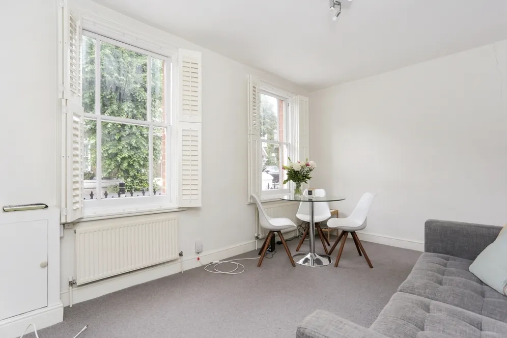 Tyneham Road, London, SW11 photo 9