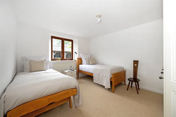 Old Park Lane, Chichester, PO18 photo 9