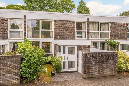 Brackley, Weybridge, KT13