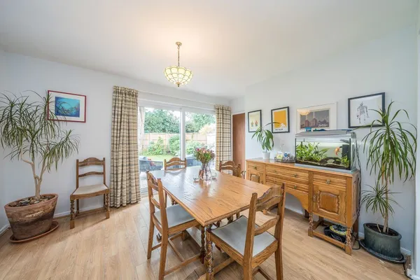 Brackley, Weybridge, KT13 photo 4