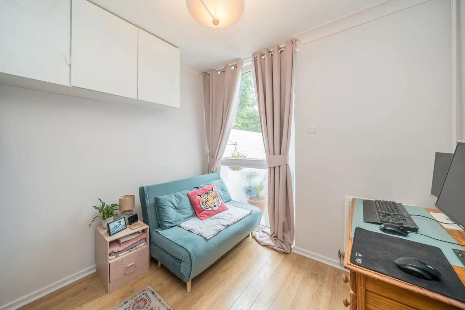 Brackley, Weybridge, KT13 photo 8