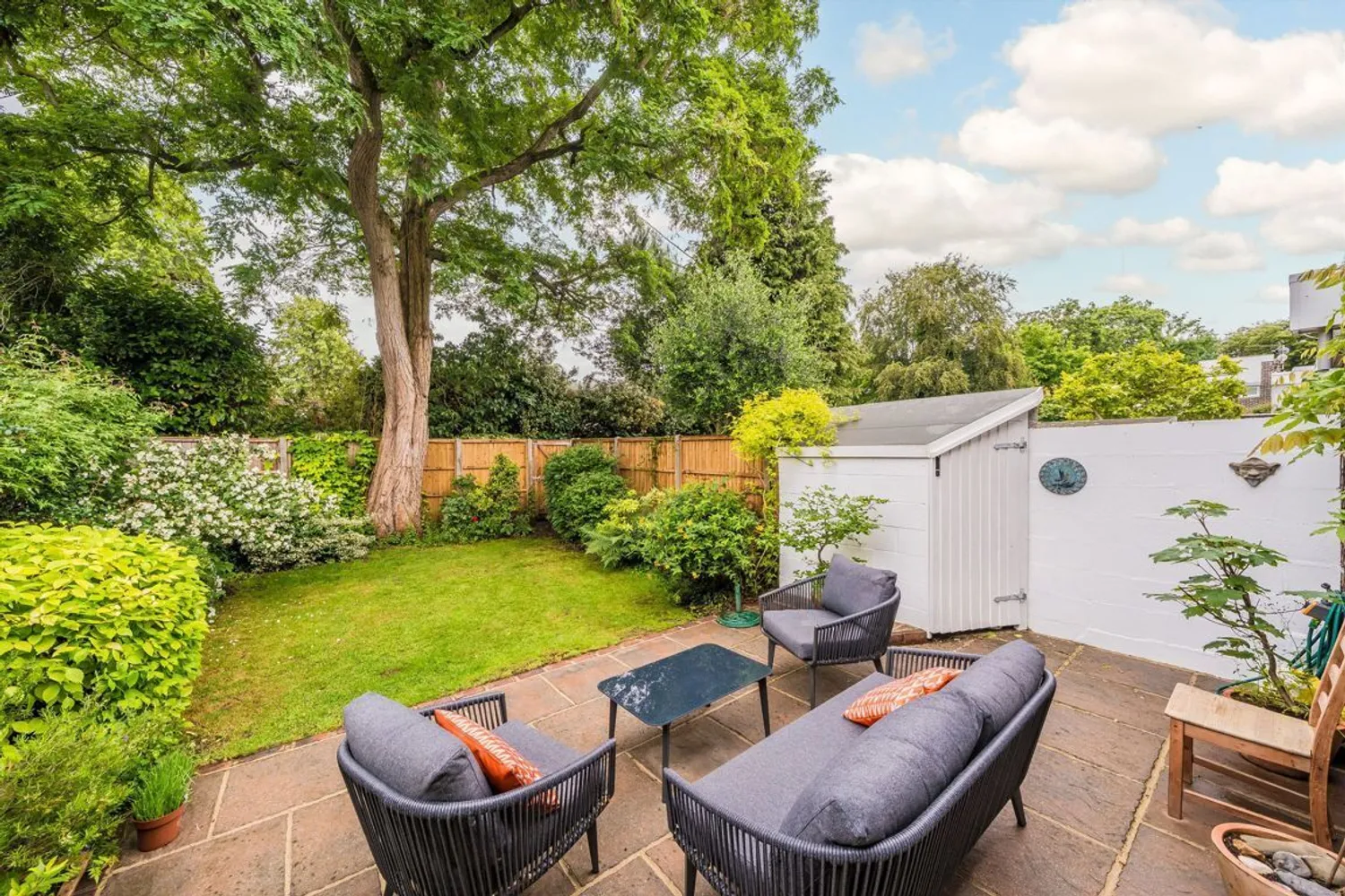 Brackley, Weybridge, KT13 photo 9