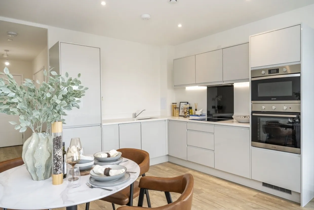 Elmsleigh Road Staines TW18 photo 1