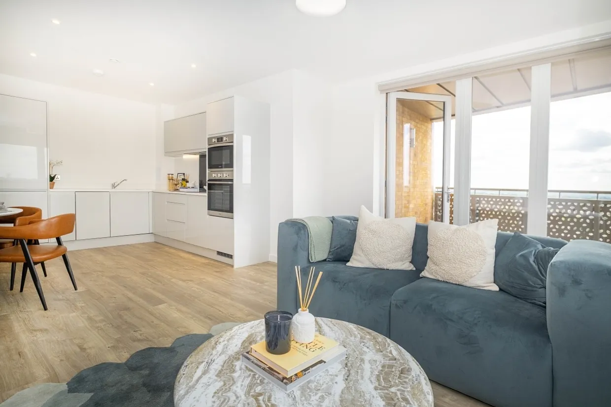 Elmsleigh Road Staines TW18 photo 2