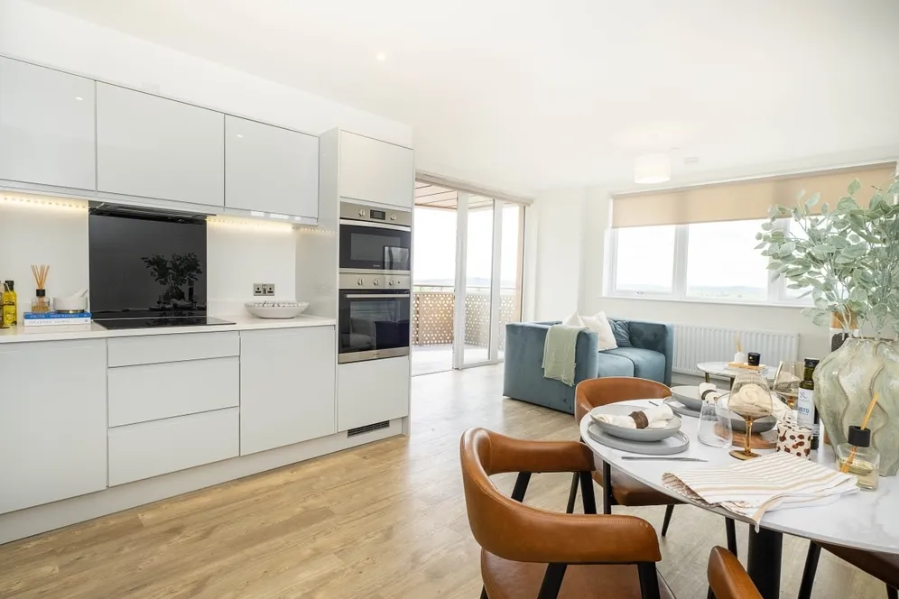 Elmsleigh Road Staines TW18 photo 3
