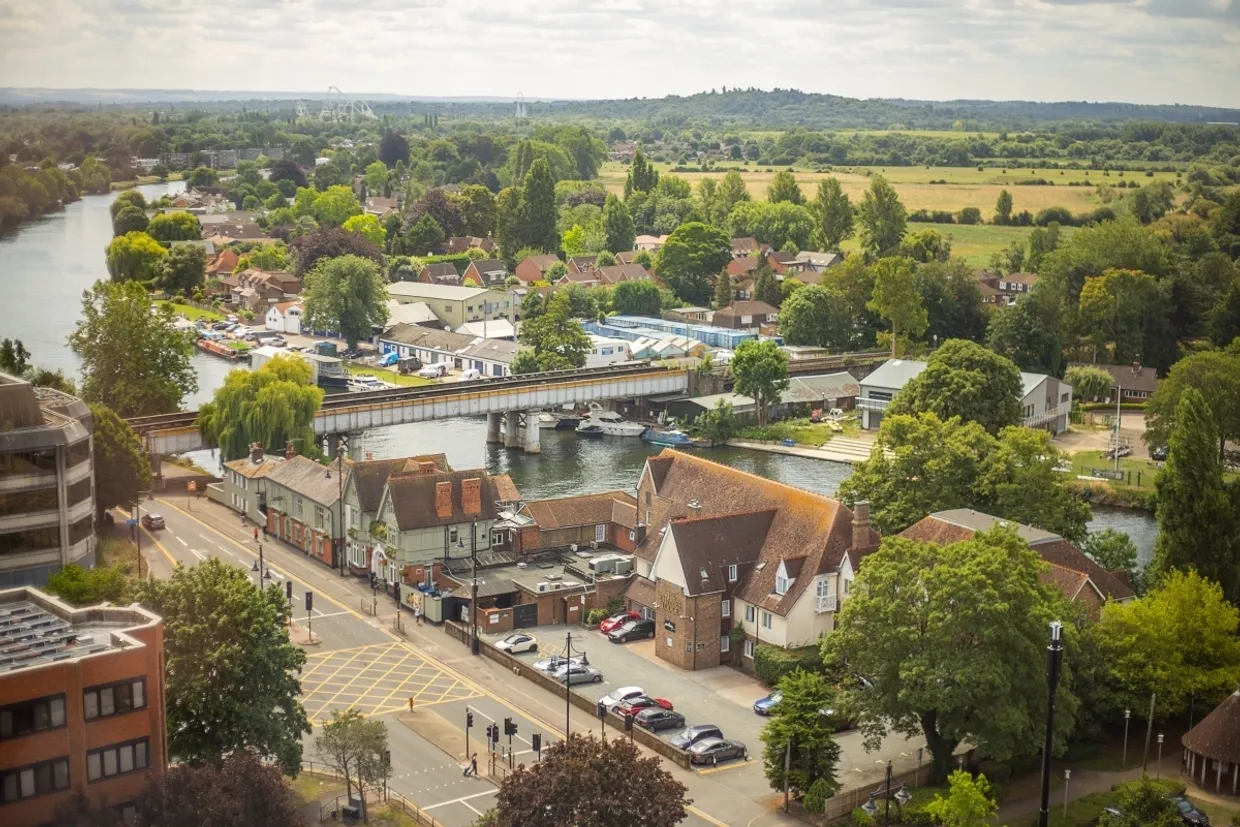Elmsleigh Road Staines TW18 photo 9