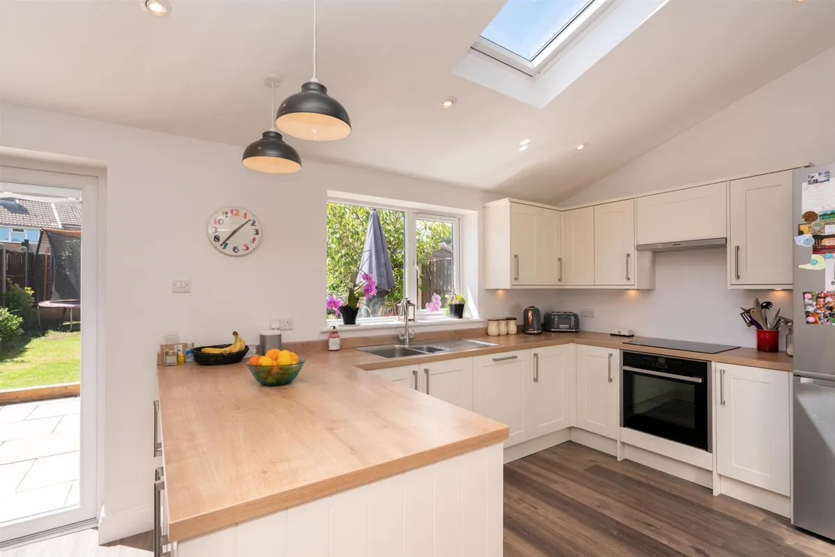Howards Drive, Gadebridge, Hemel Hempstead, Hertfordshire, HP1 3NW