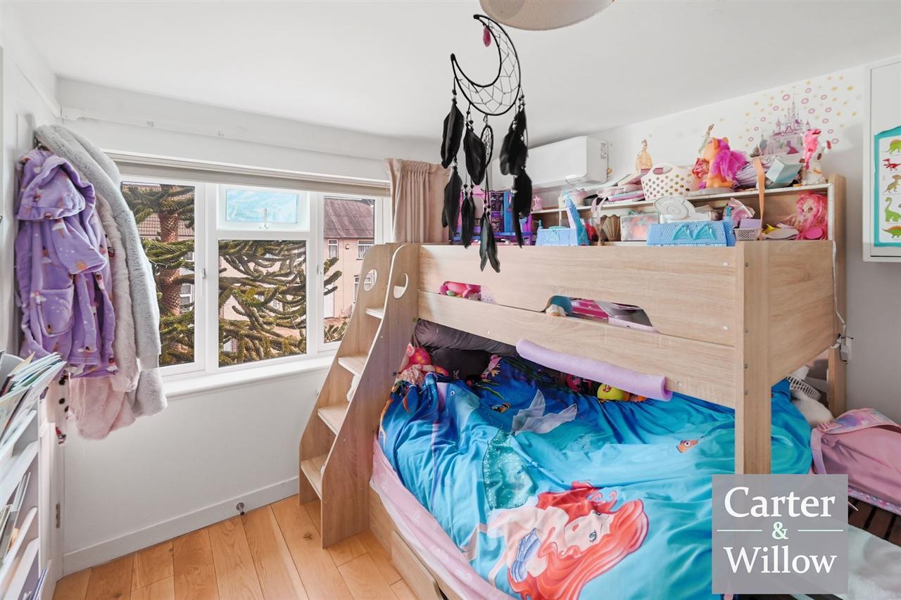 Dronfield Gardens, Essex Image 12
