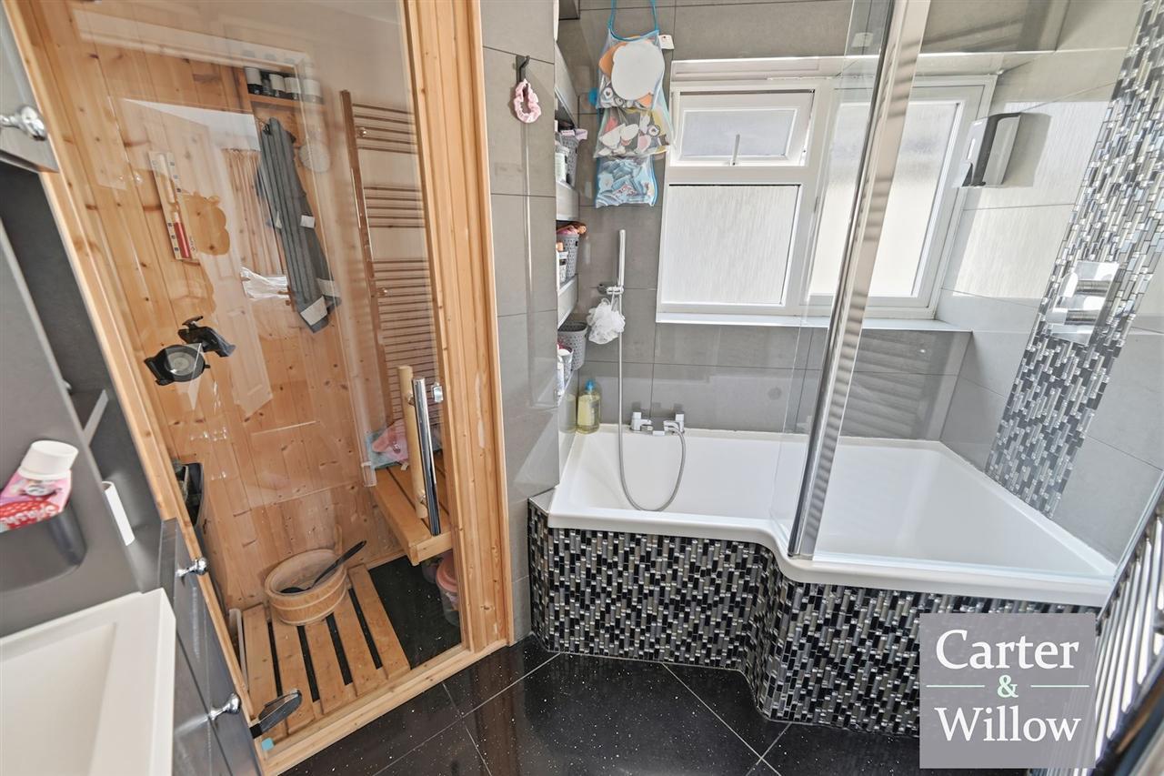Dronfield Gardens, Essex Image 13