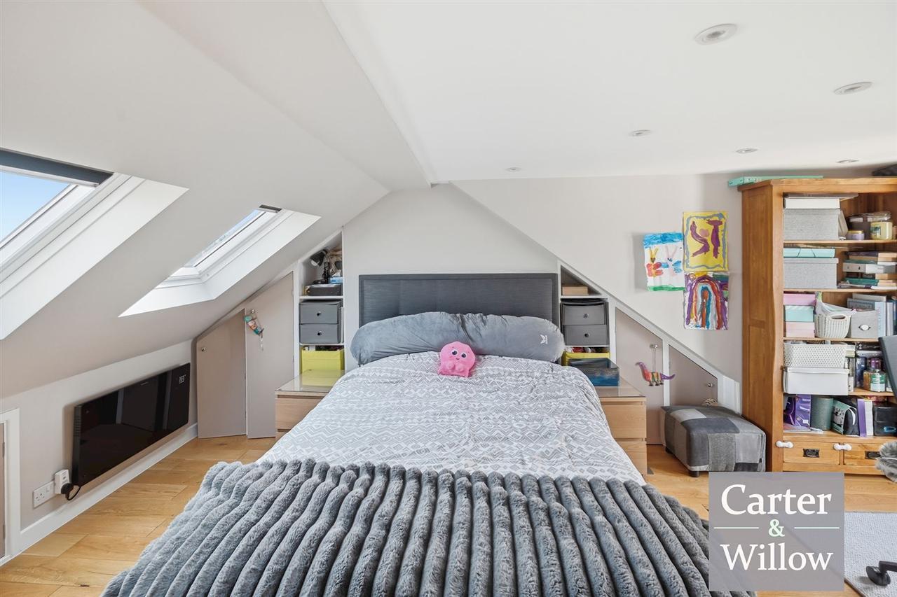 Dronfield Gardens, Essex Image 14