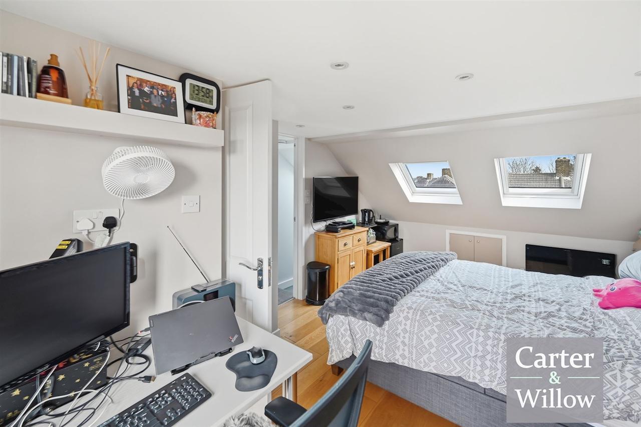 Dronfield Gardens, Essex Image 15
