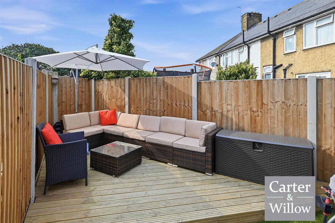 Dronfield Gardens, Essex Image 18