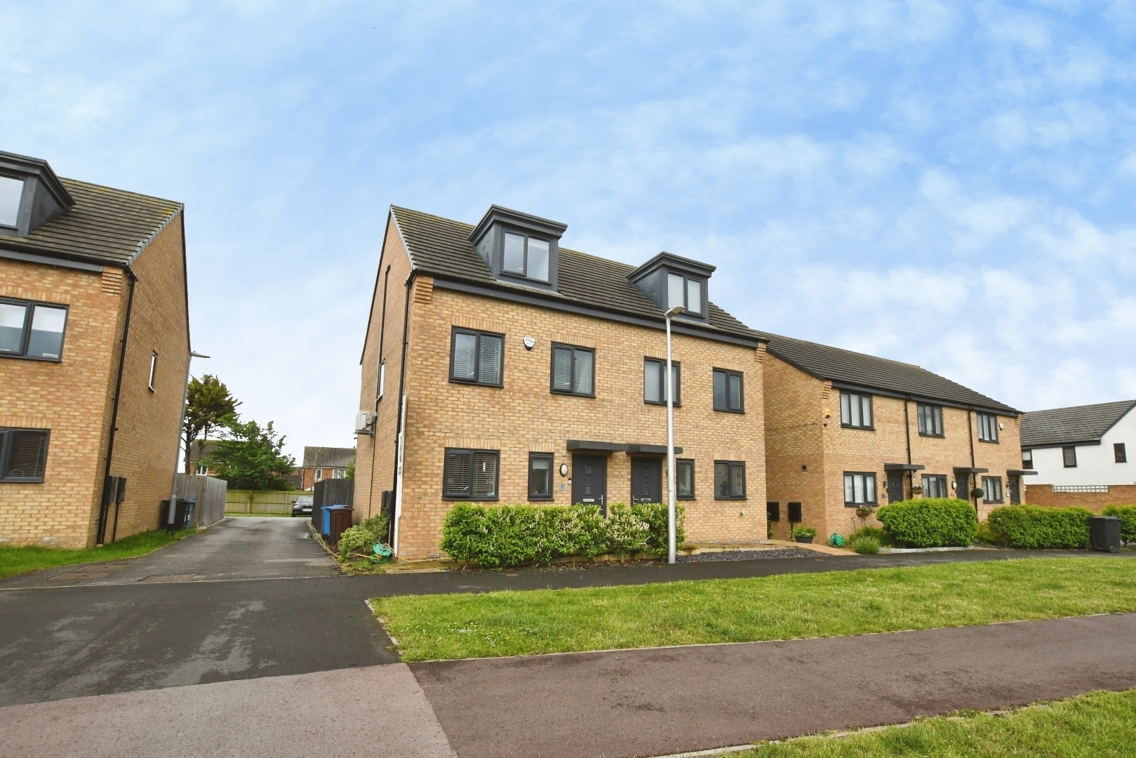 Gypsy Moth Lane, Kingswood, Hull Image 1