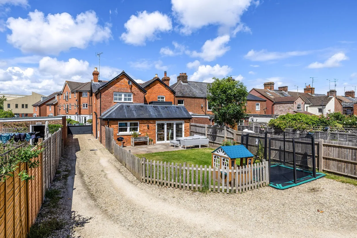 York Road, Newbury, RG14 photo 15