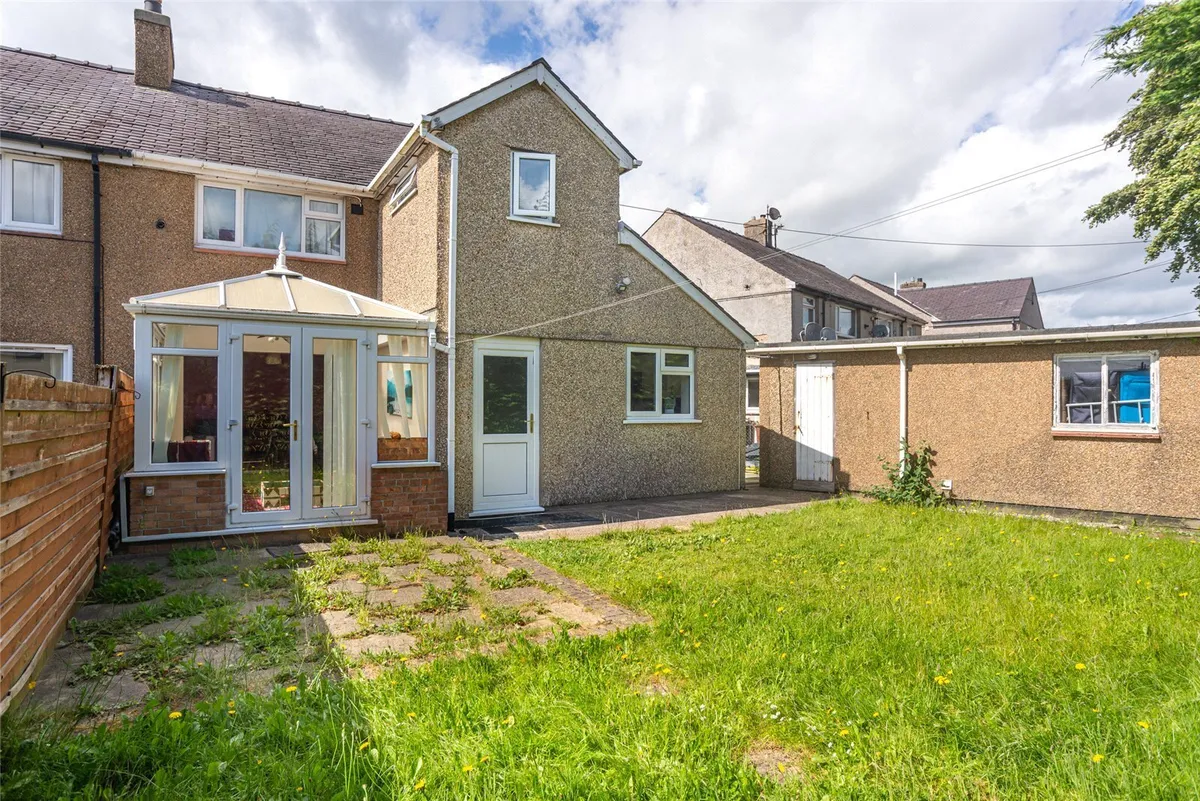 Y Rhos,, Penrhosgarnedd, Bangor, Gwynedd, LL57