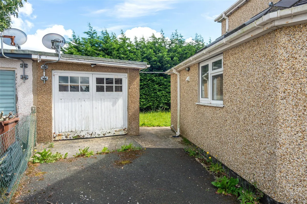 Y Rhos,, Penrhosgarnedd, Bangor, Gwynedd, LL57