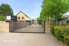 Windsor Gardens, Epsom