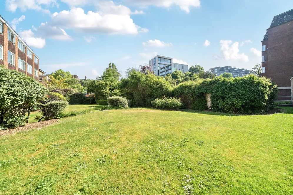 Putney Hill, London, SW15 photo 9
