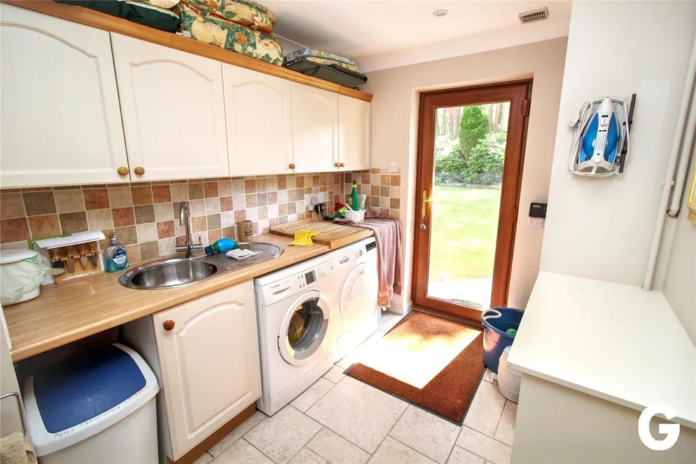 Property carousel item 11