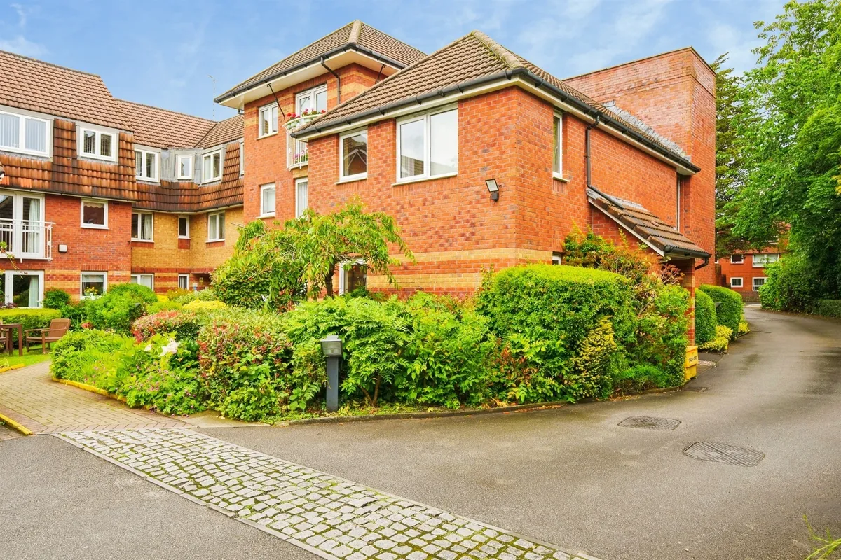 Plymyard Avenue, Bromborough, Wirral