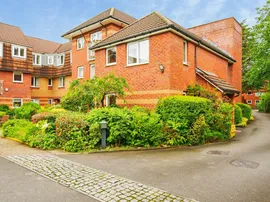 Plymyard Avenue, Bromborough, Wirral photo