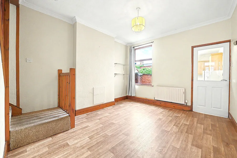 Property carousel item 4