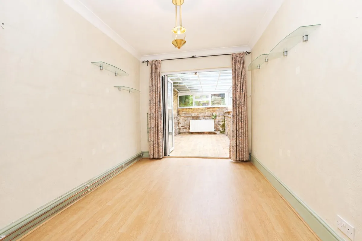 Rockliffe Avenue, Kings Langley, Hertfordshire, WD4 8DR