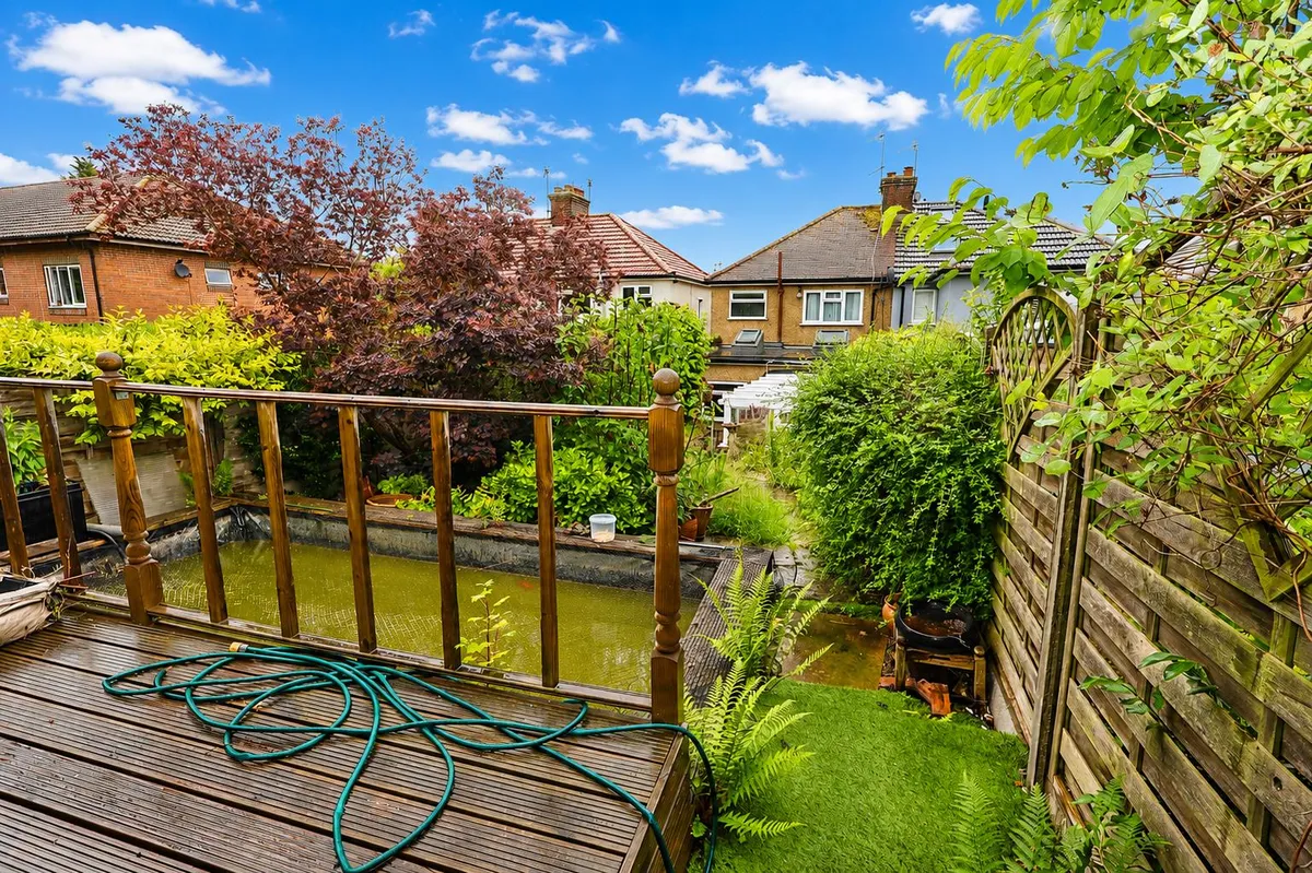Rockliffe Avenue, Kings Langley, Hertfordshire, WD4 8DR