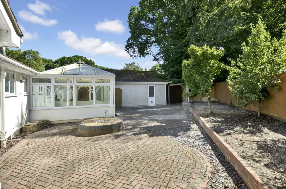 Property carousel item 3
