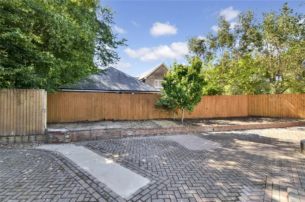 Property carousel item 23