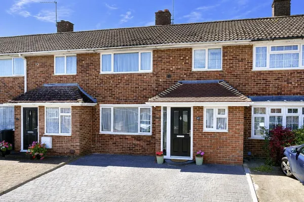 Howards Drive, Gadebridge, Hemel Hempstead, Hertfordshire, HP1 3NW