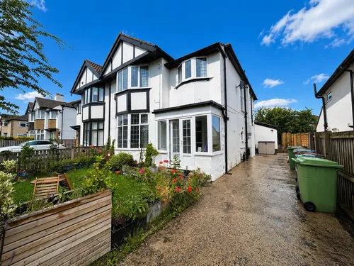 Moor Allerton Avenue, LEEDSphoto