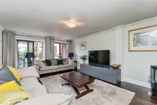 Knightsbridge Court, Chester