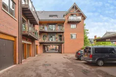 Knightsbridge Court, Chester