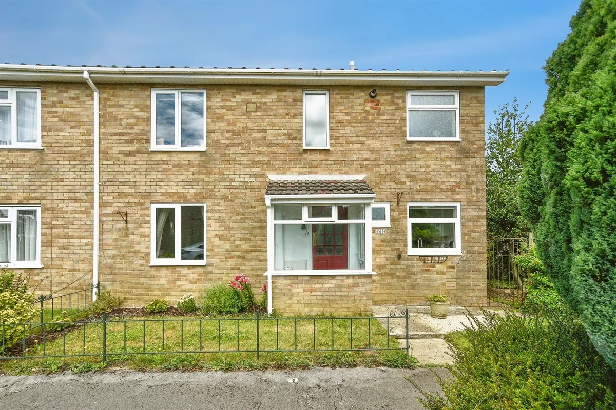 Pound Close, Lyneham, CHIPPENHAM