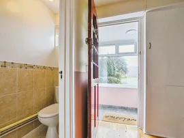 Pound Close, Lyneham, CHIPPENHAM thumb 3