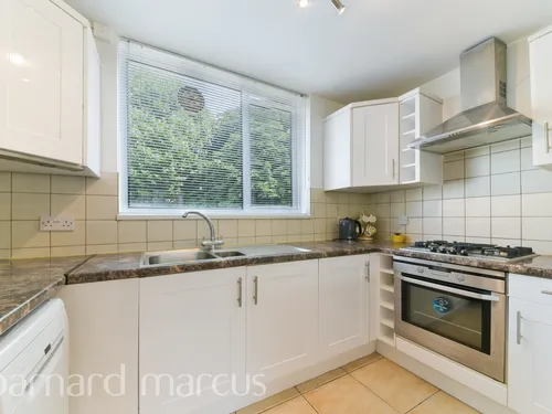 Ashley Crescent, LONDONphoto