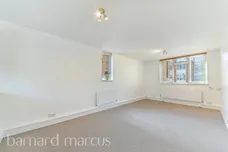 Ashley Crescent, LONDON