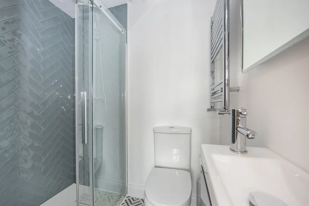Park Avenue Hounslow TW3 photo 6