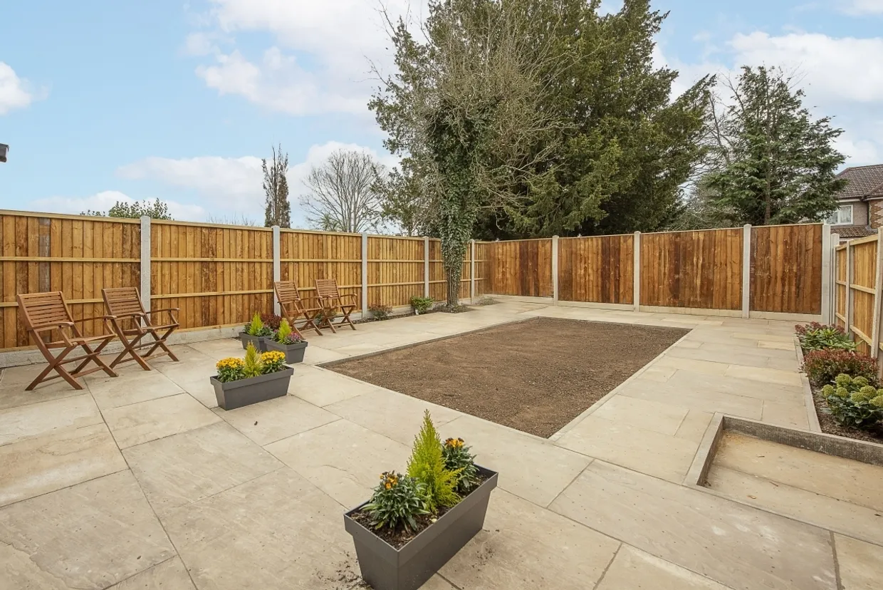 Park Avenue Hounslow TW3 photo 7