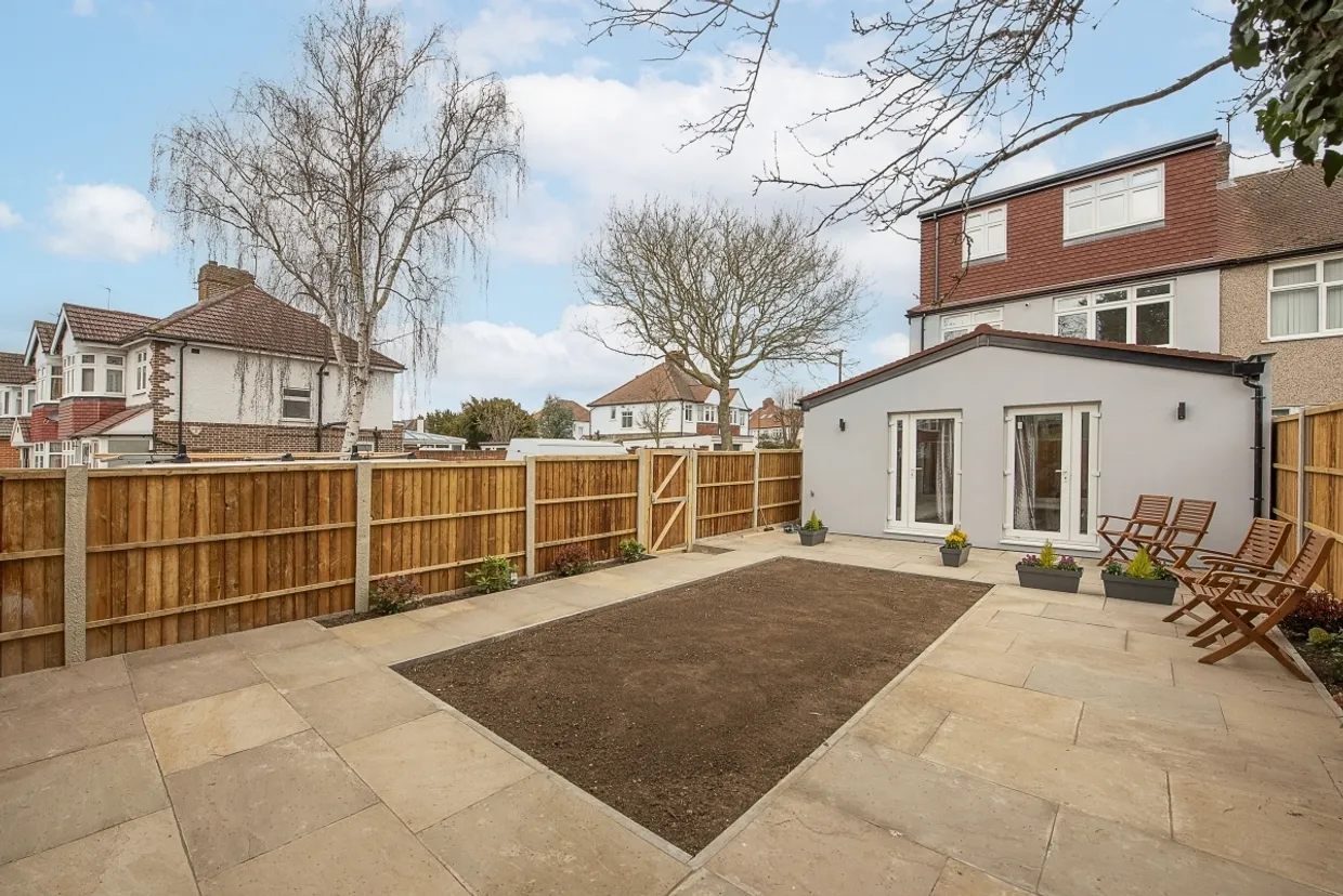 Park Avenue Hounslow TW3 photo 8