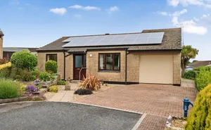Hamilton Close, Hayle, Cornwall, TR27 photo