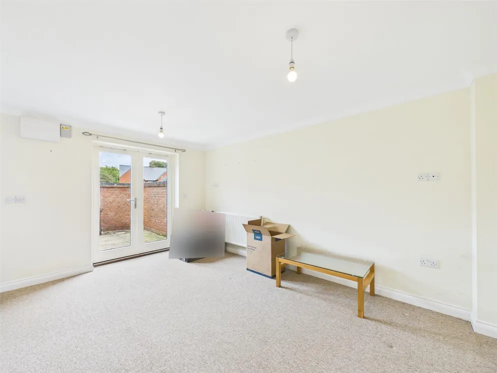 Property carousel item 3