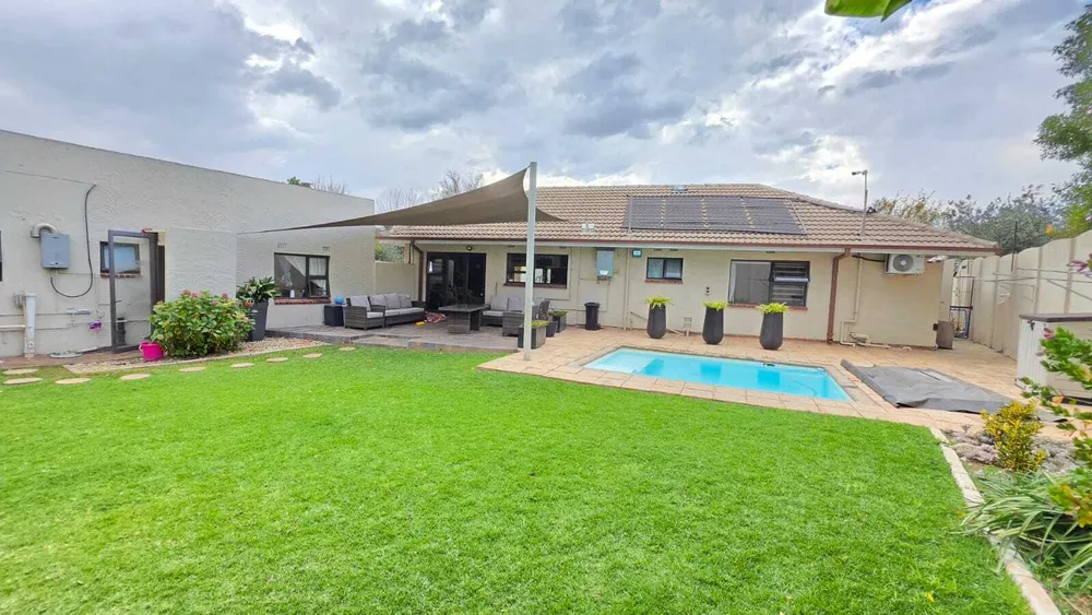 Video tour for South Africa, Gauteng, Buurendal, Klipplaat Drive, 14