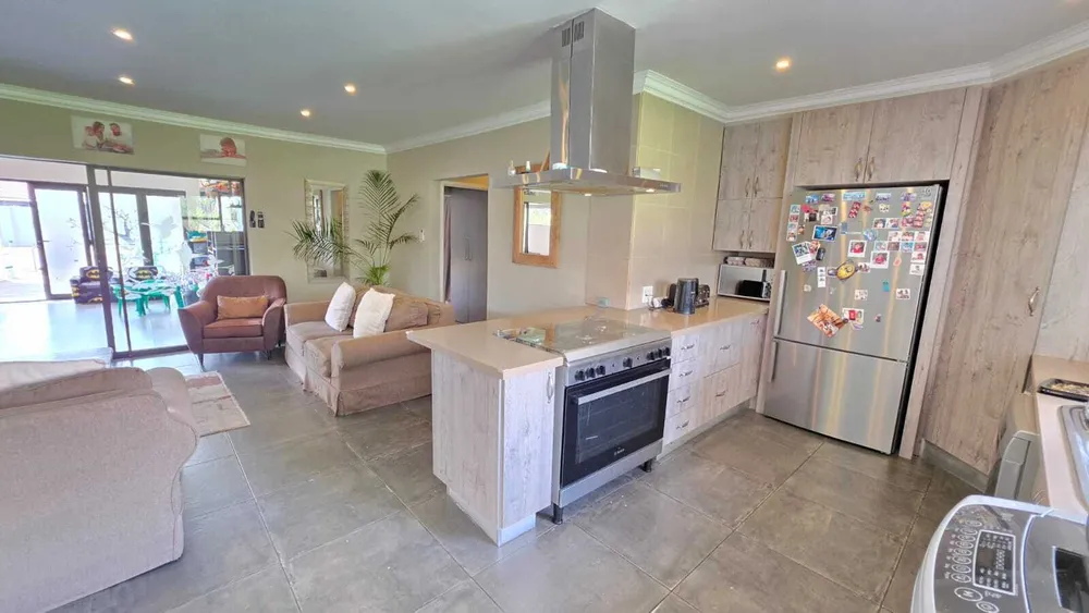South Africa, Gauteng, Buurendal, Klipplaat Drive, 14