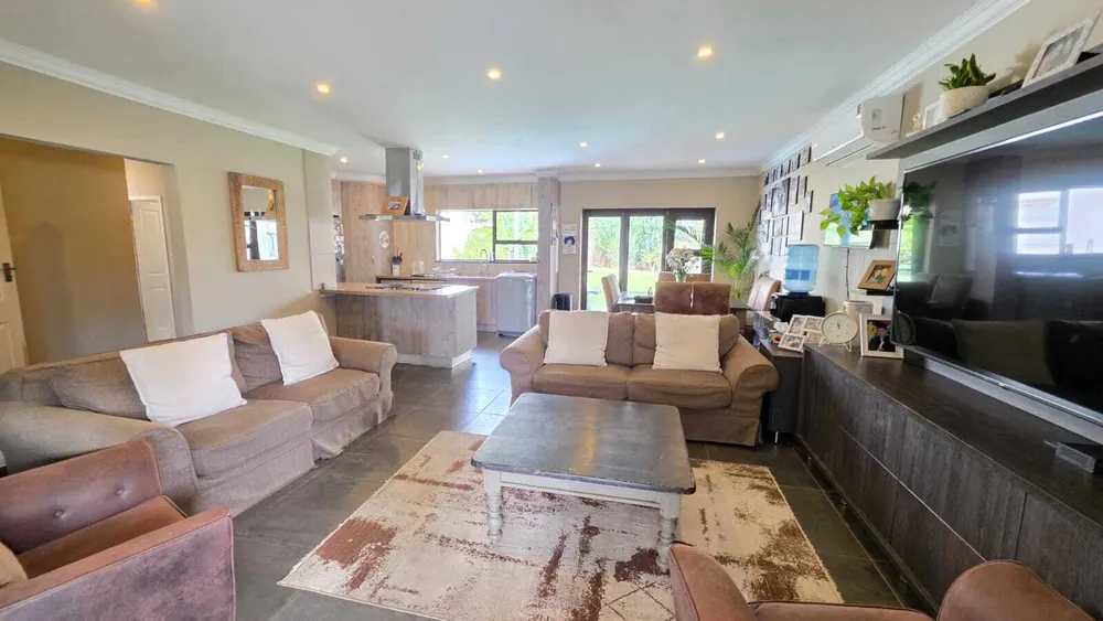 South Africa, Gauteng, Buurendal, Klipplaat Drive, 14
