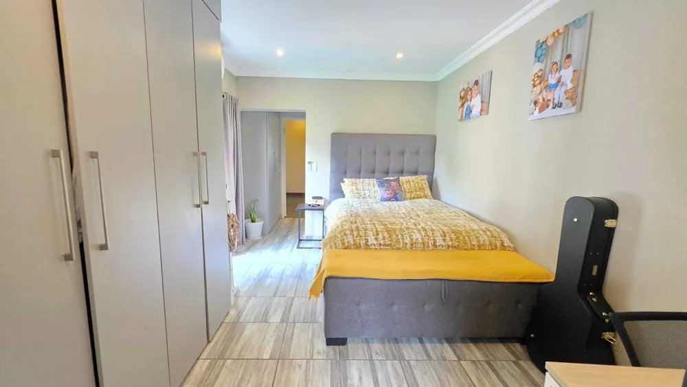 South Africa, Gauteng, Buurendal, Klipplaat Drive, 14